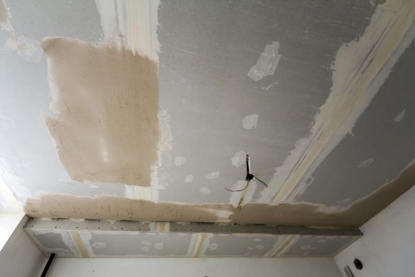 Drywall Crack Repair